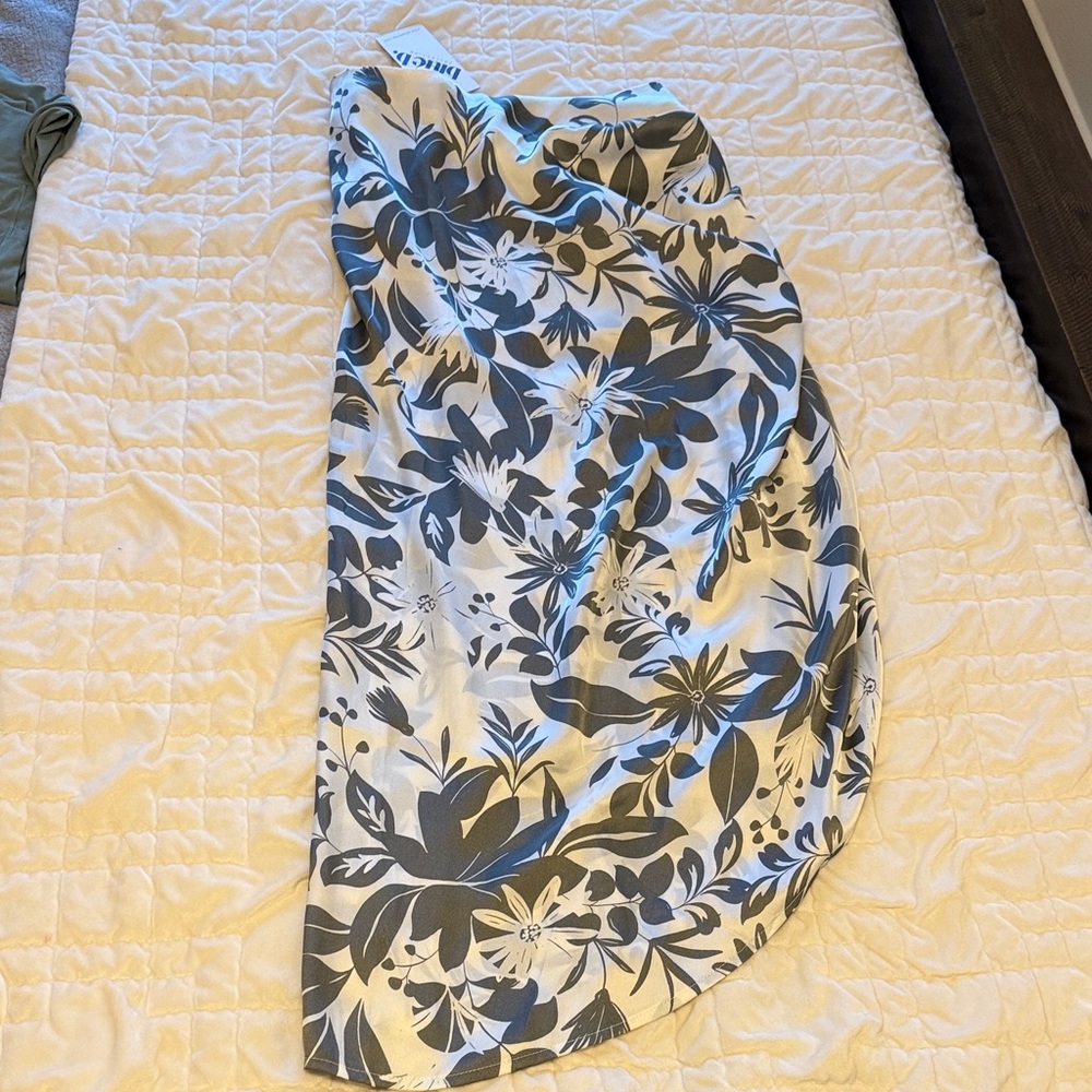 Floral Patterned Satin Skirt